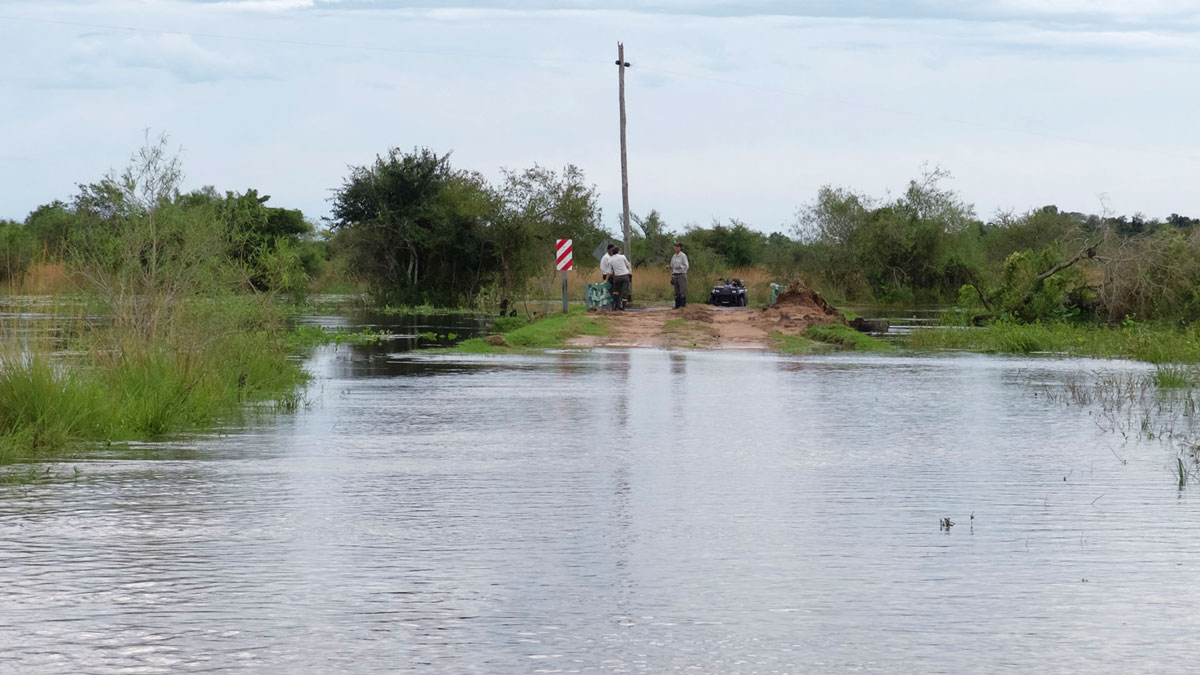Parque nacional Mburucuyá inundación temporal camino cortado