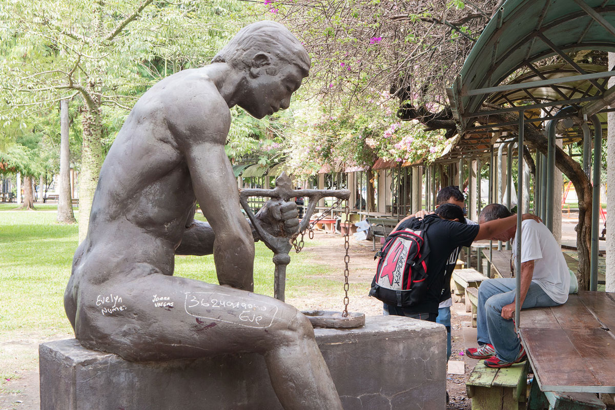 Resistencia chaco argentina escultura Reparación parque