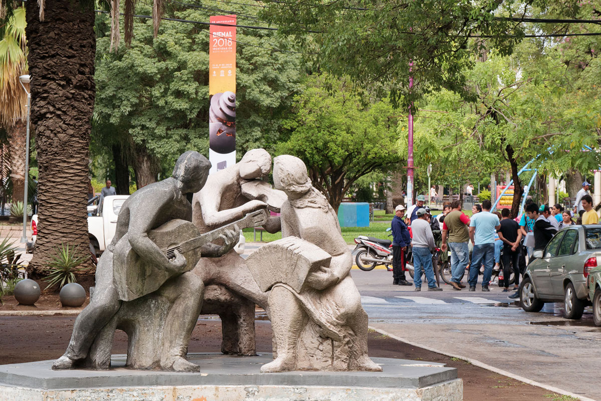 Resistencia chaco argentina escultura musica tango paro
