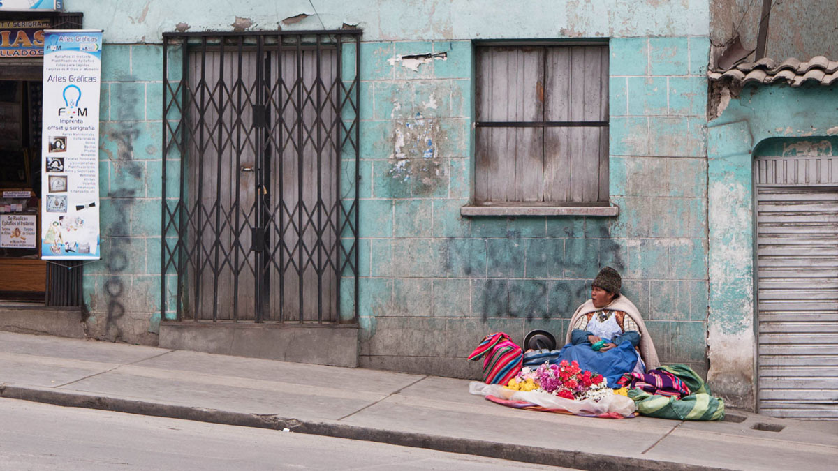 Bolivie Cholita vendeuse de rue