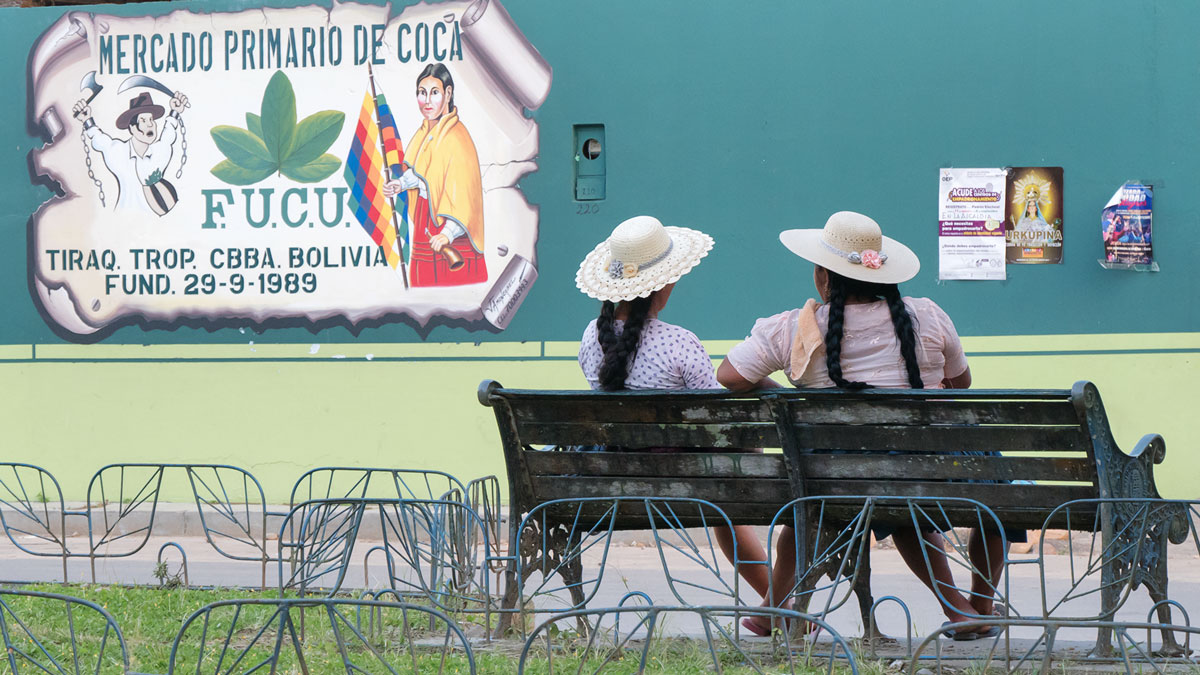 Bolivie Cholitas banc dos chapeaux cochamba coca