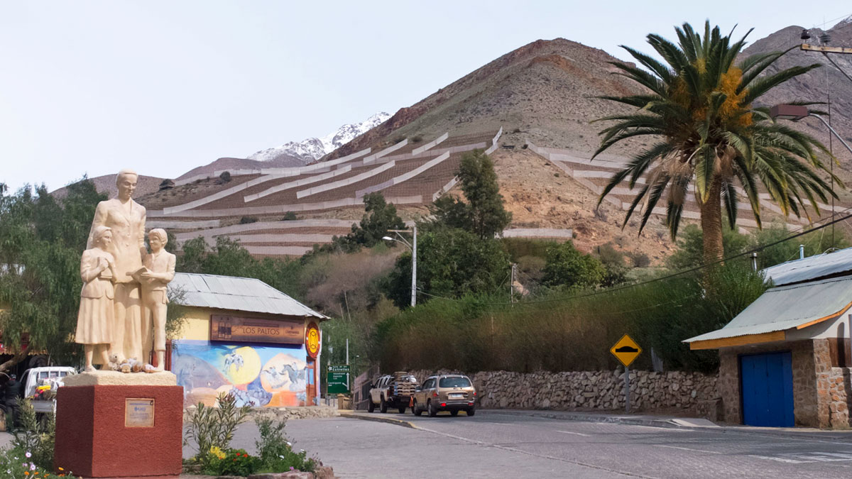 Chili Valle del Elqui sortie de Monte Grande statue de Gabriela Mistral